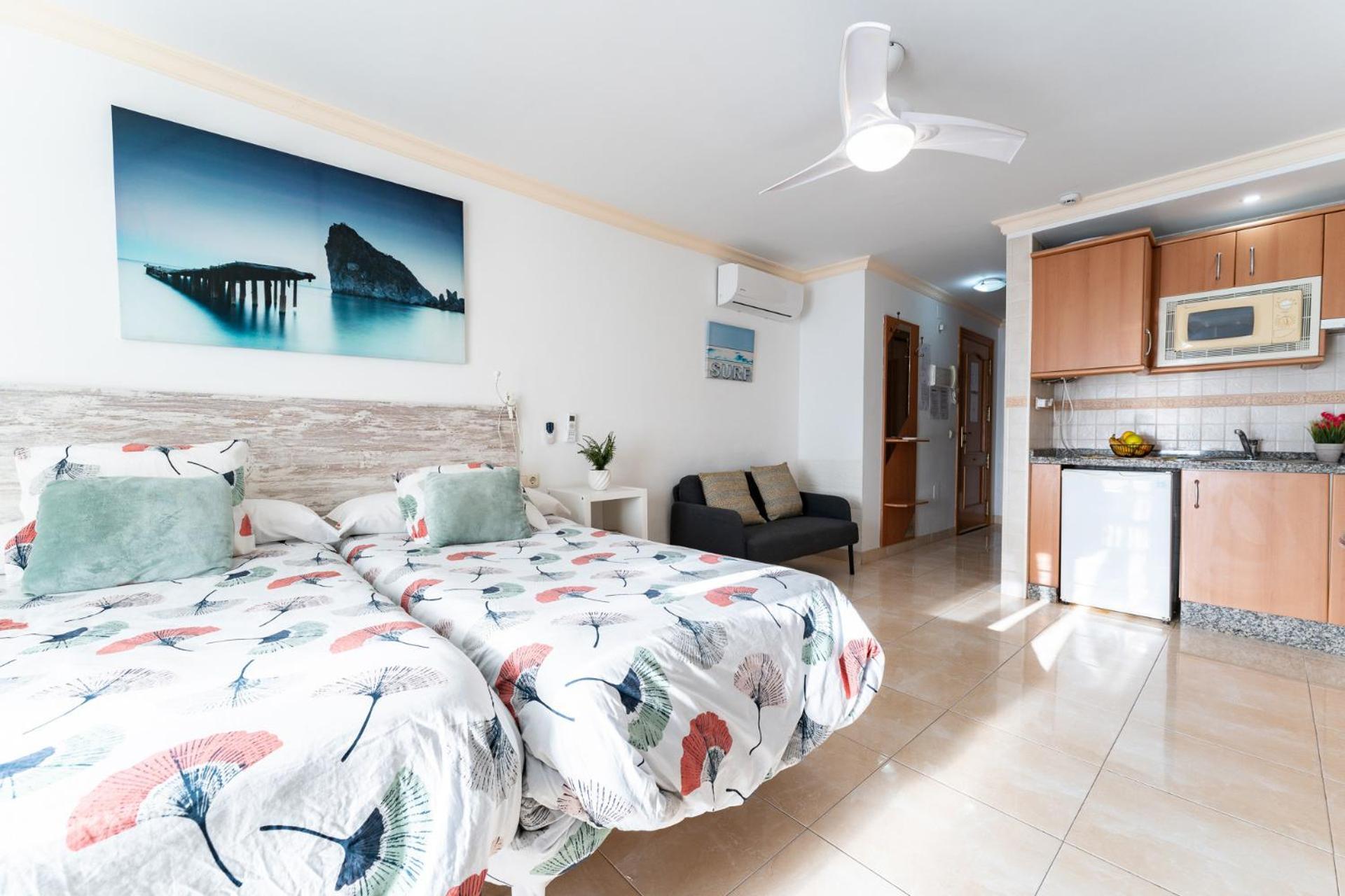 Malagasuite El Levante Apartments 托雷莫利诺斯 客房 照片