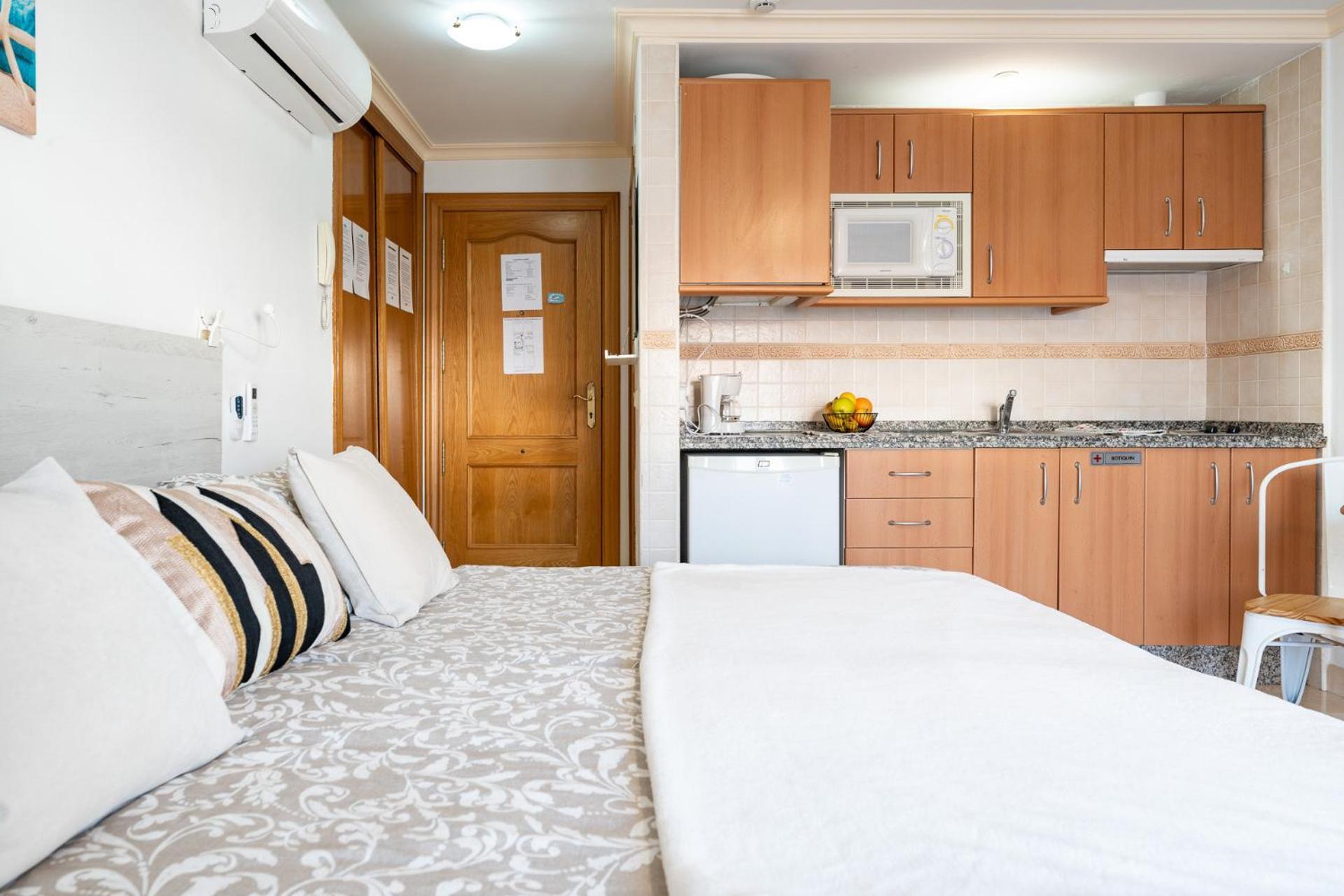 Malagasuite El Levante Apartments 托雷莫利诺斯 客房 照片