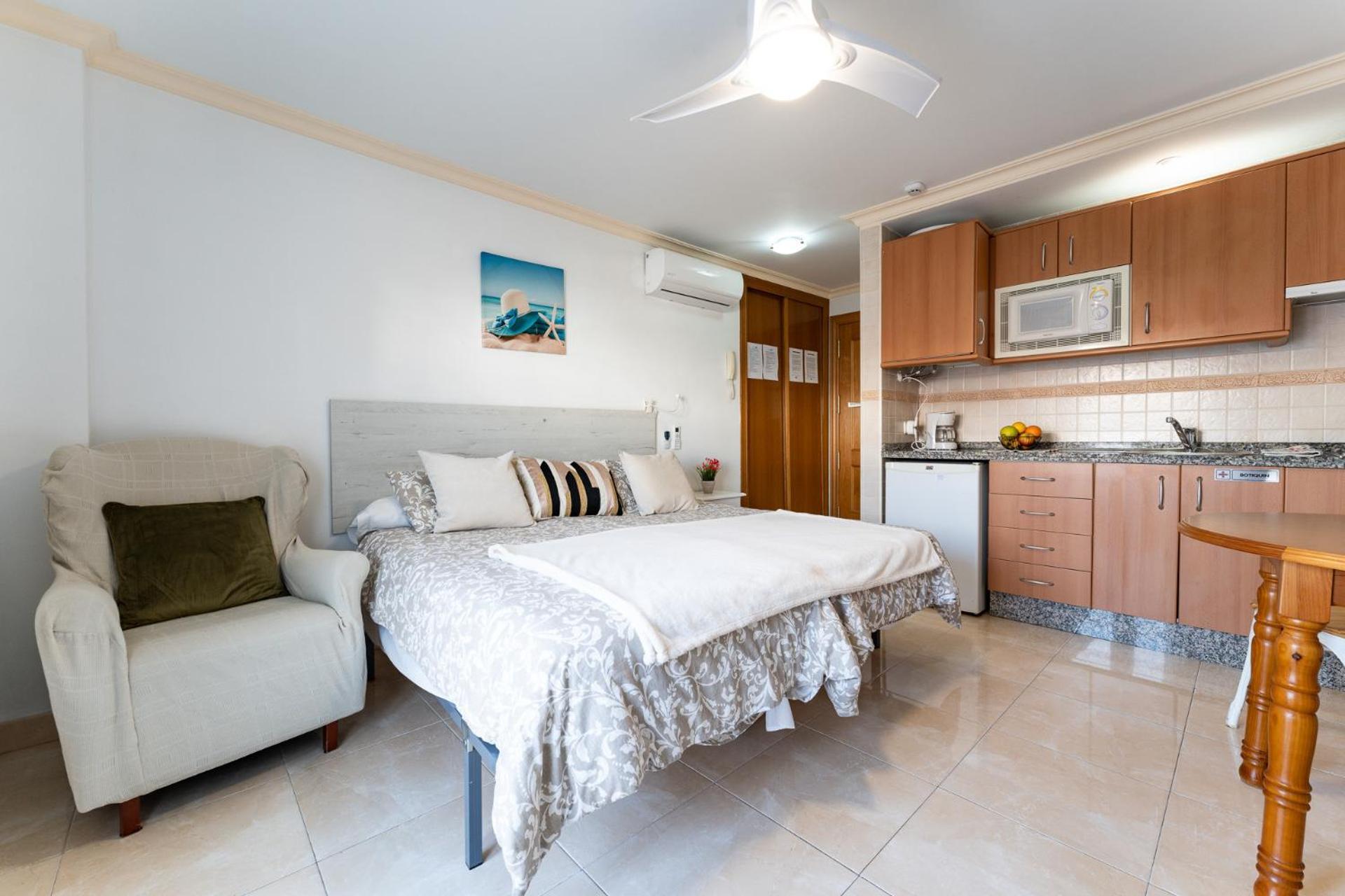 Malagasuite El Levante Apartments 托雷莫利诺斯 外观 照片
