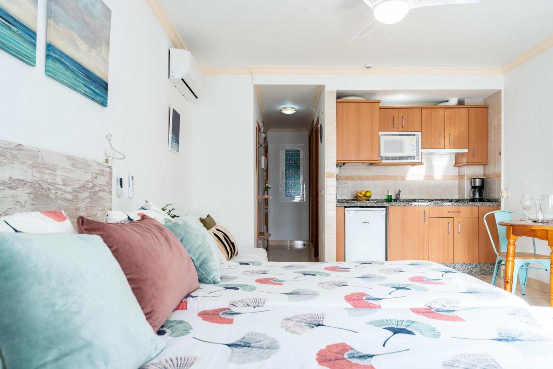 Malagasuite El Levante Apartments 托雷莫利诺斯 外观 照片