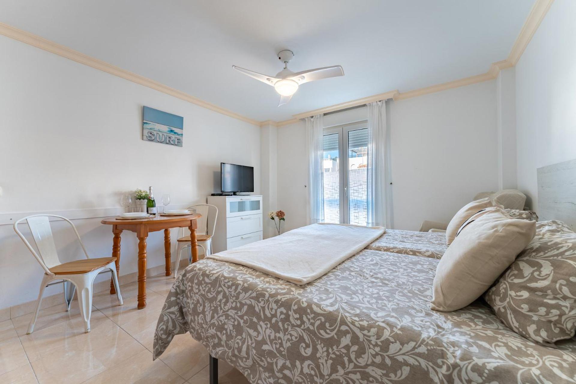 Malagasuite El Levante Apartments 托雷莫利诺斯 客房 照片